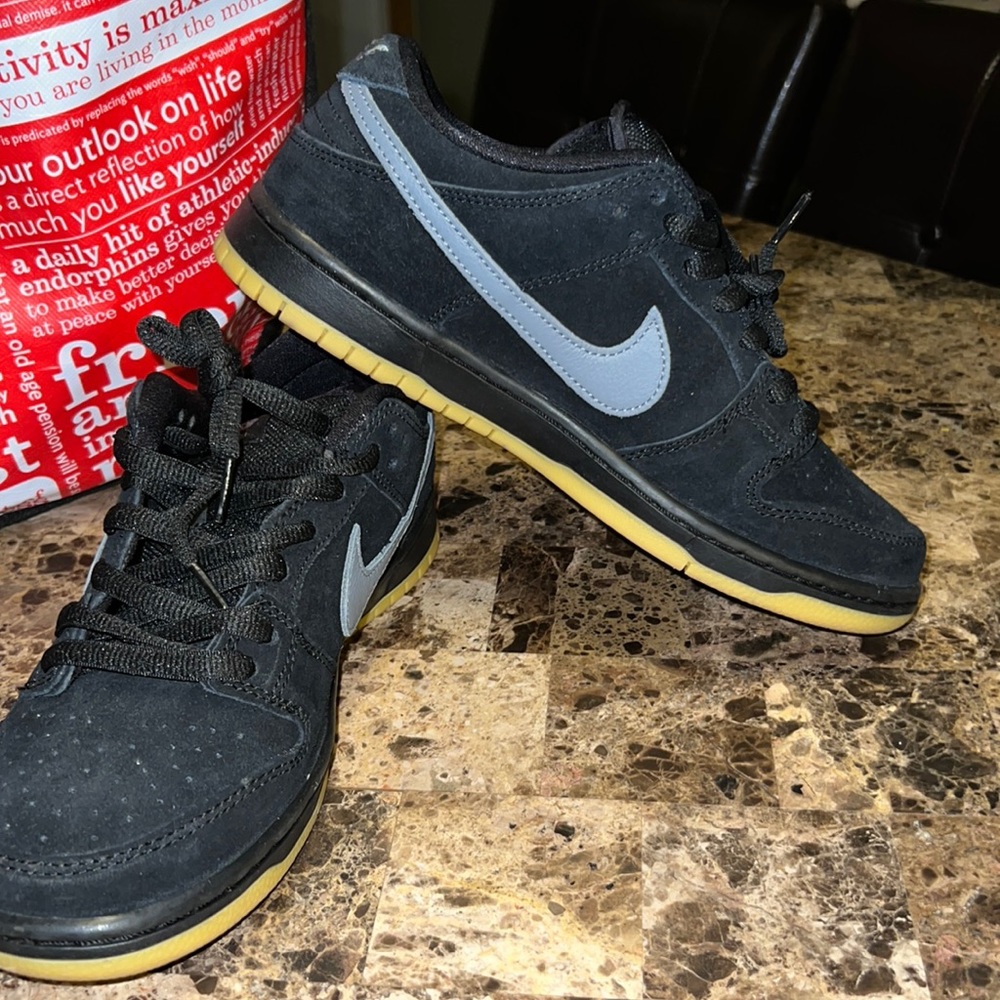 SB dunks ‘fog’ mens size 8